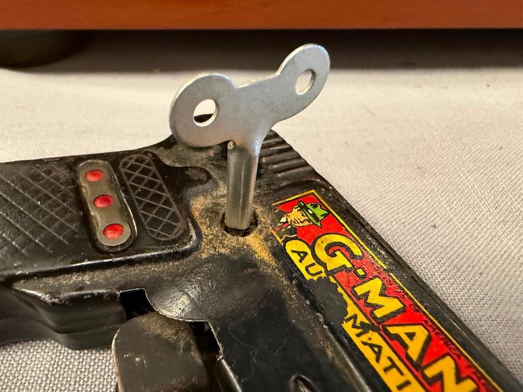 1930'S - 1940'S MARX G-MAN AUTOMATIC PISTOL WIND-UP MECHANICAL TOY - 8