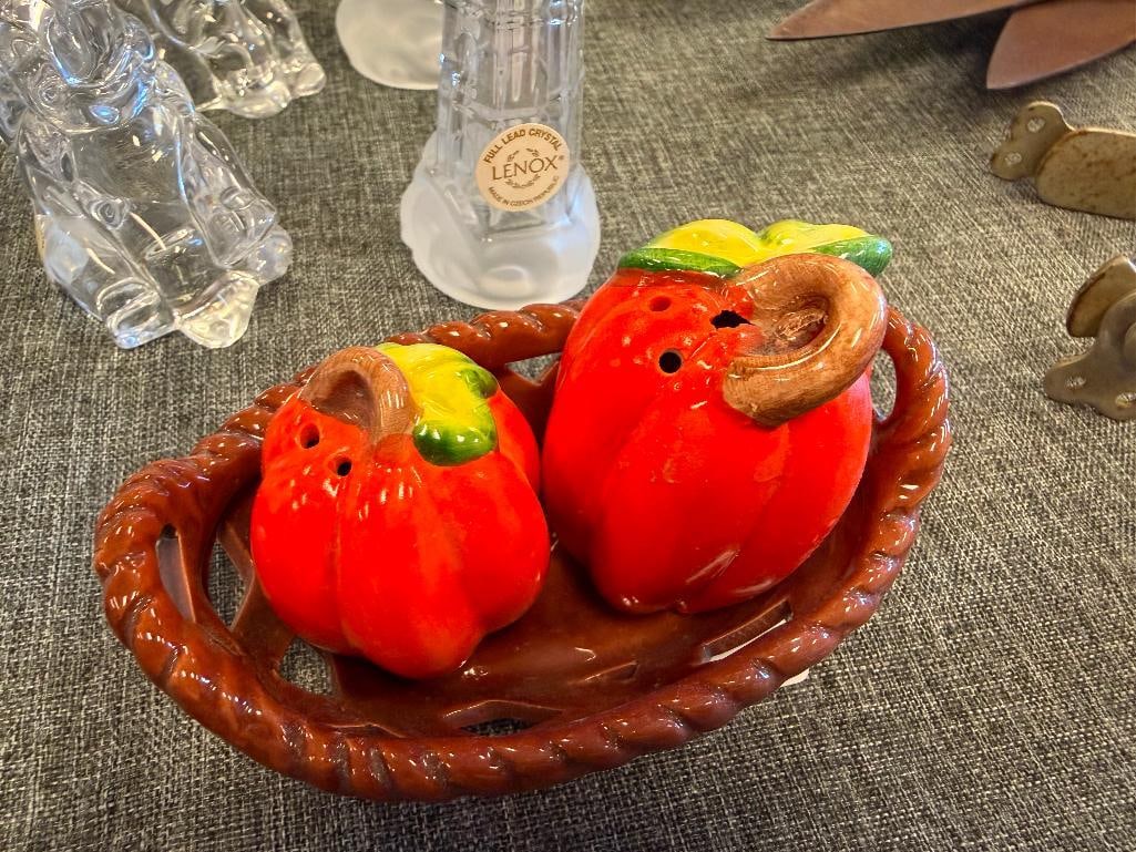 SIX SETS OF CERAMIC AND LENOX CRYSTAL SALT AND PEPPER SHAKERS INCLUDING DISNEY SHAKERS - 12