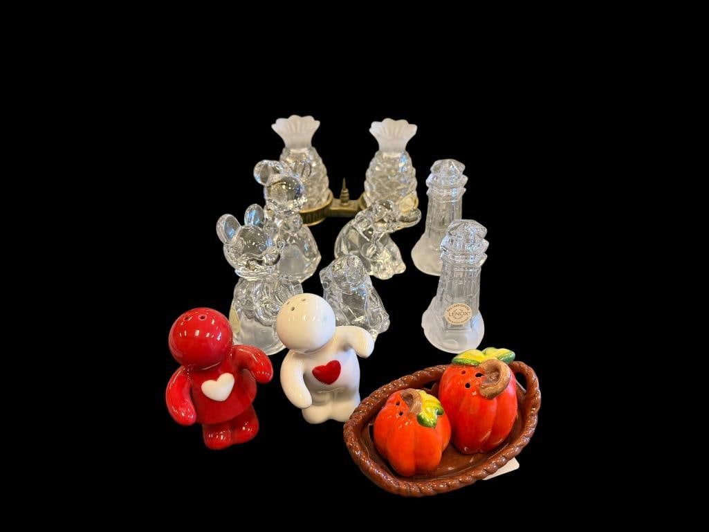 SIX SETS OF CERAMIC AND LENOX CRYSTAL SALT AND PEPPER SHAKERS INCLUDING DISNEY SHAKERS - 4