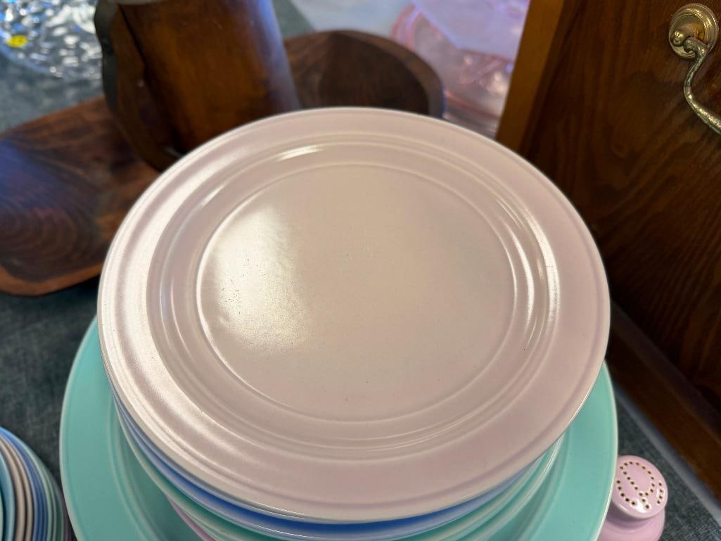 VERNONWARE BY VERNON KILNS MODERN CALIFORNIA, CALIFORNIA POTTERY ART DECO DINNERWARE - 13