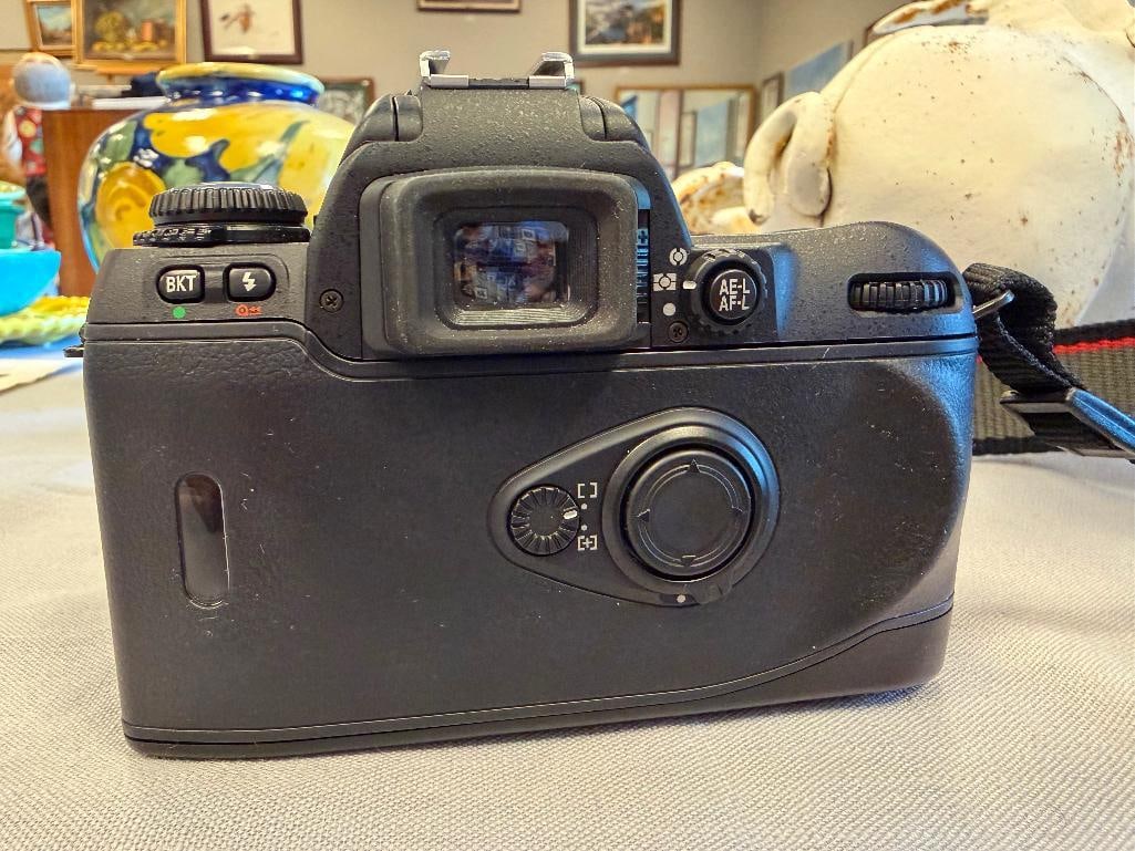 NIKON N80 SLRR 35MM FILM CAMERA WITH 28-100MM LENS, STRAP AND NIKON CAMERA BAG - 14