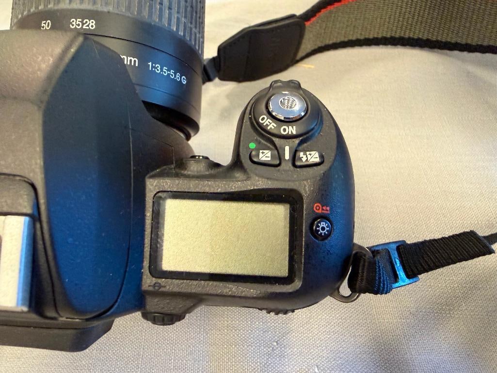 NIKON N80 SLRR 35MM FILM CAMERA WITH 28-100MM LENS, STRAP AND NIKON CAMERA BAG - 17