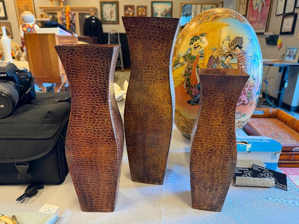 DECORATIVE METAL SQUARE VASES IN BROWN FINISH GRADUATING SIZES - 10