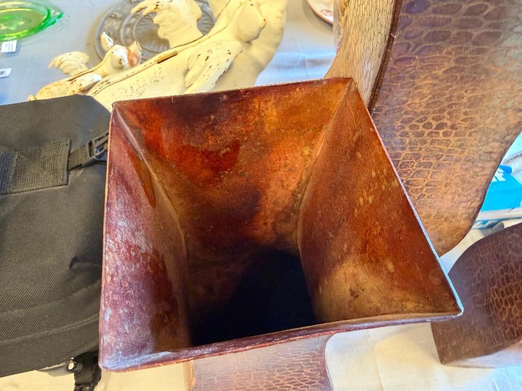 DECORATIVE METAL SQUARE VASES IN BROWN FINISH GRADUATING SIZES - 14