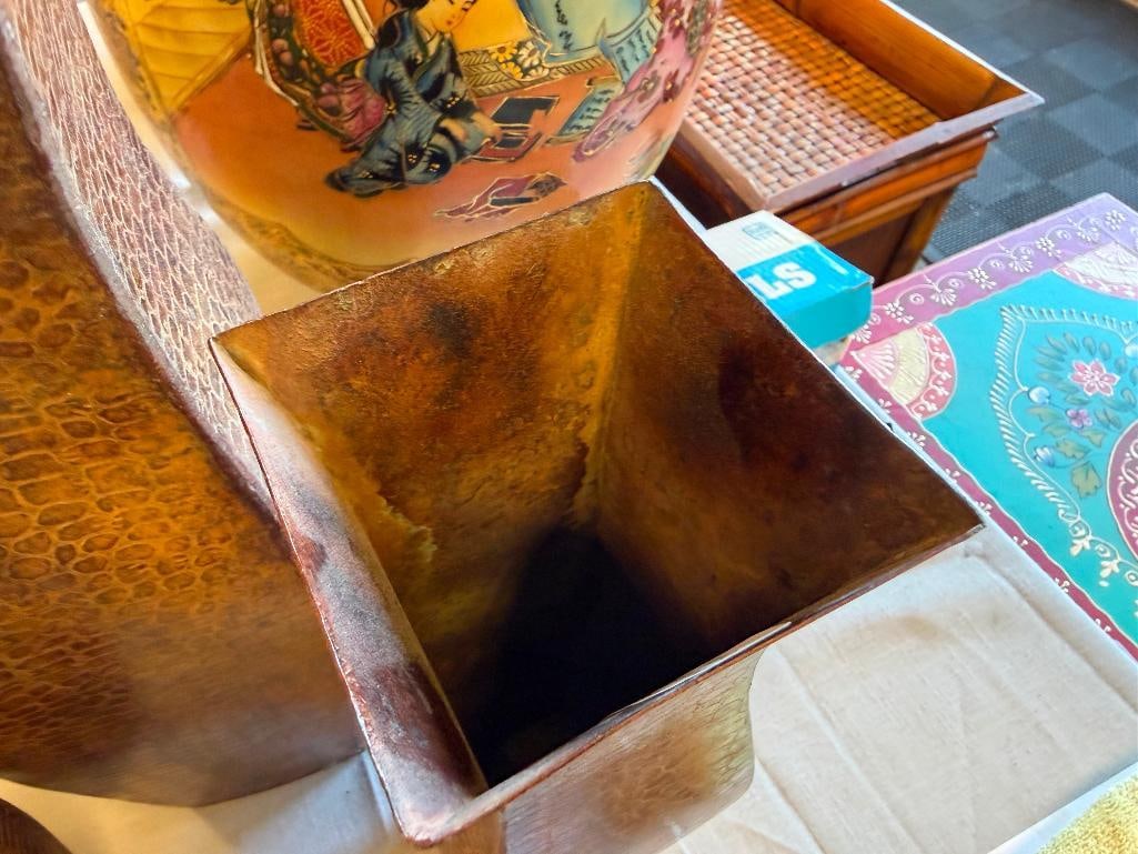 DECORATIVE METAL SQUARE VASES IN BROWN FINISH GRADUATING SIZES - 6