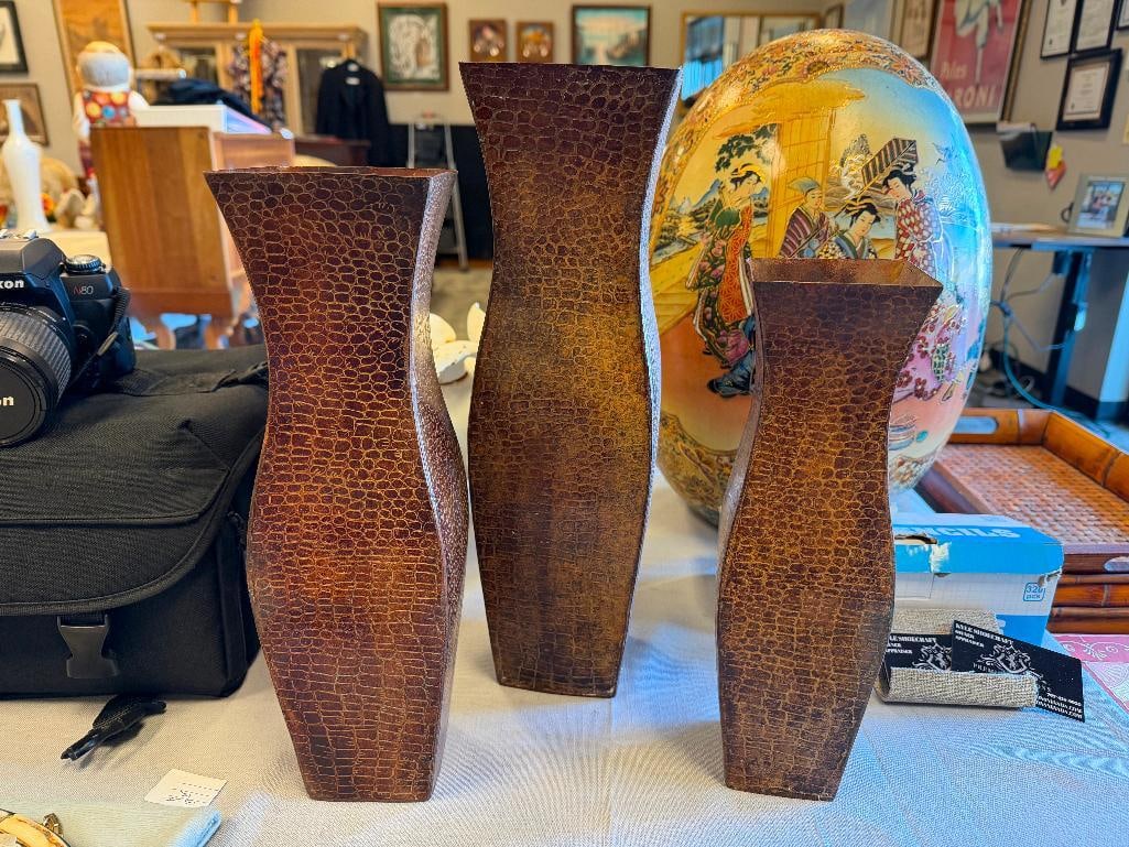 DECORATIVE METAL SQUARE VASES IN BROWN FINISH GRADUATING SIZES - 9