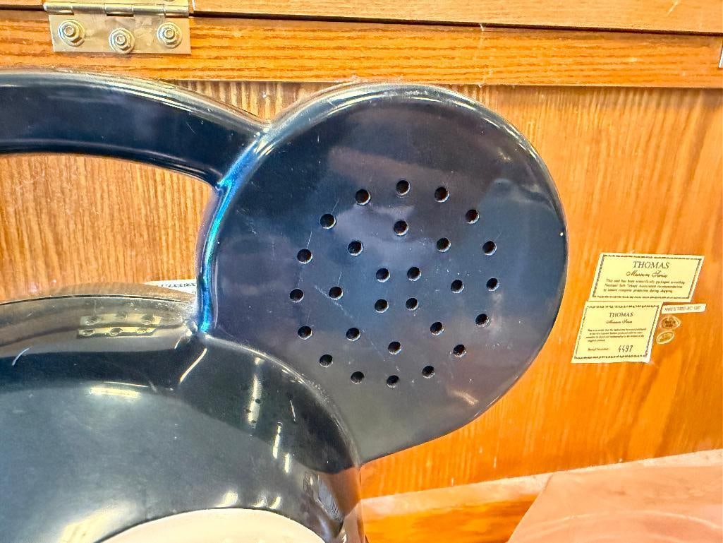 DISNEY DAPY THE SINGING MACHINE CHARACTER AM/FM PORTABLE RADIO - 12