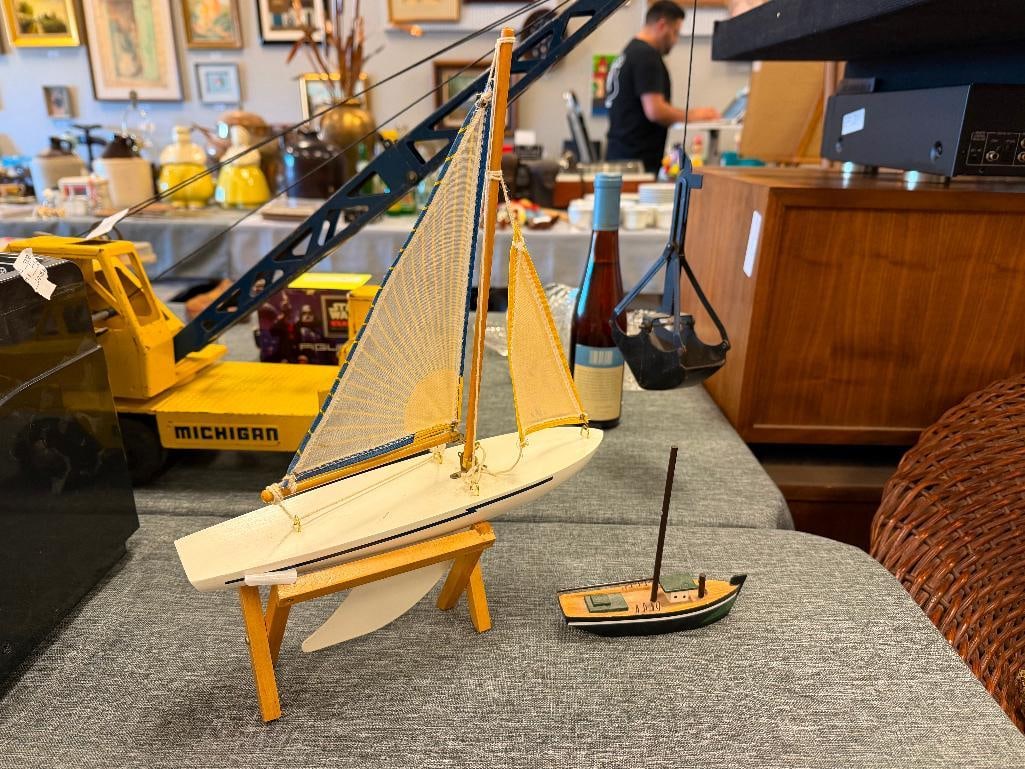 BOSUN-BOATS MODEL WOOD SAILBOAT AND ADDITIONAL SMALLER SCALE WOOD FISHING BOAT BY CAPE SHORE INC.: BOTH ARE IN GOOD CONDITION LARGEST IS 11" X 14" WITH STAND 