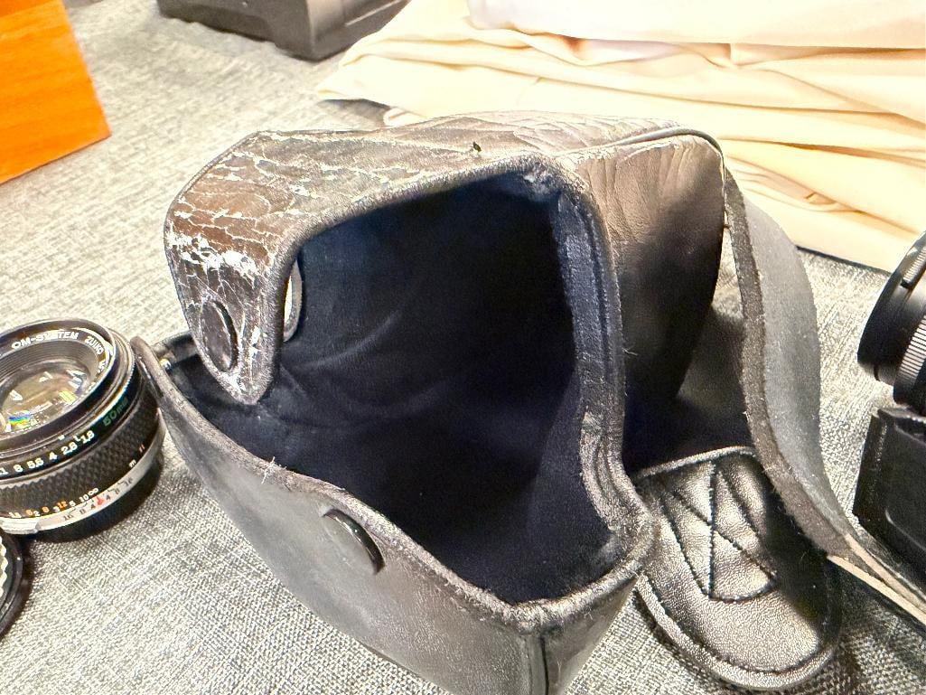 VINTAGE OLYMPIUS OM-1 LANDMARK 1971 COMPACT 35MM SLR CAMERA WITH LENSES AND ACCESORIES - 11