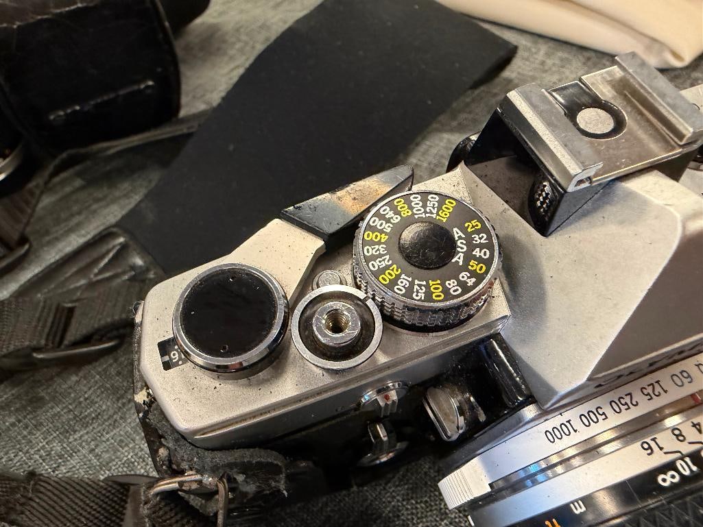 VINTAGE OLYMPIUS OM-1 LANDMARK 1971 COMPACT 35MM SLR CAMERA WITH LENSES AND ACCESORIES - 6