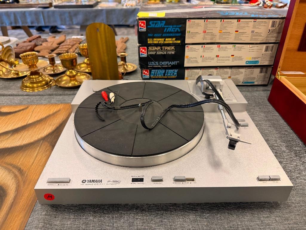 YAMAHA P-550 FG SERVO D.D. FULL AUTOMATIC RECORD PLAYER - 2