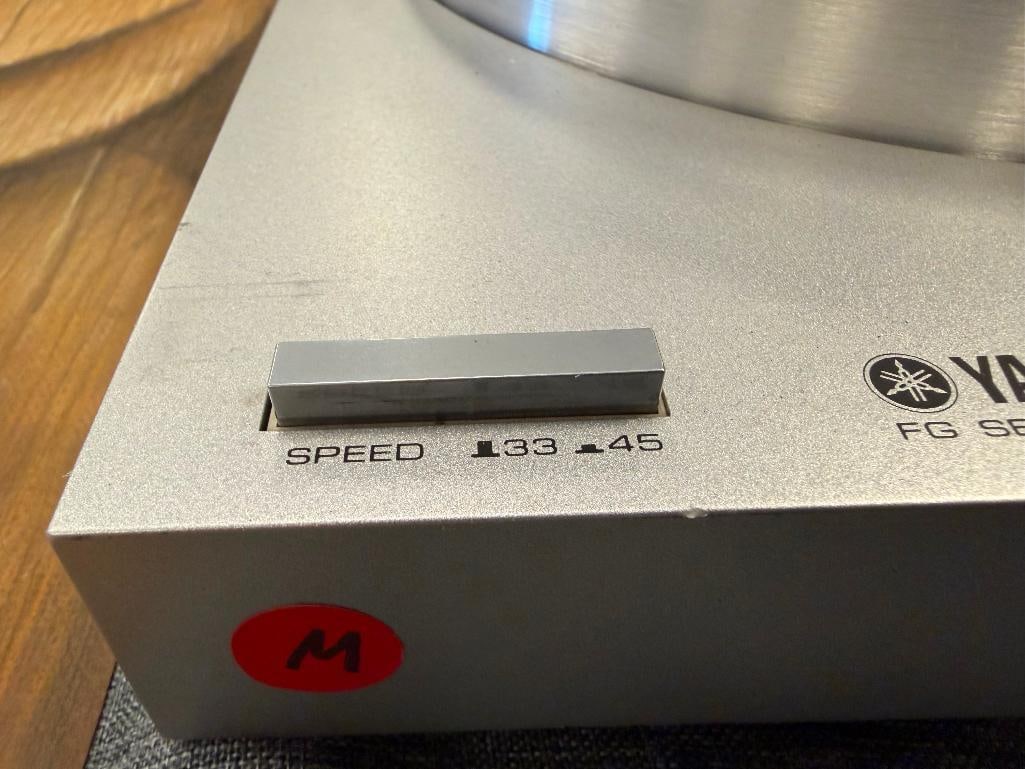 YAMAHA P-550 FG SERVO D.D. FULL AUTOMATIC RECORD PLAYER - 4