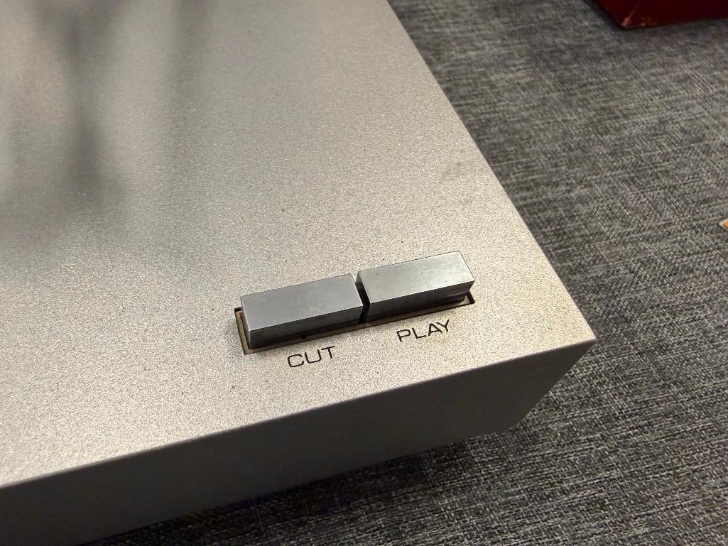 YAMAHA P-550 FG SERVO D.D. FULL AUTOMATIC RECORD PLAYER - 7