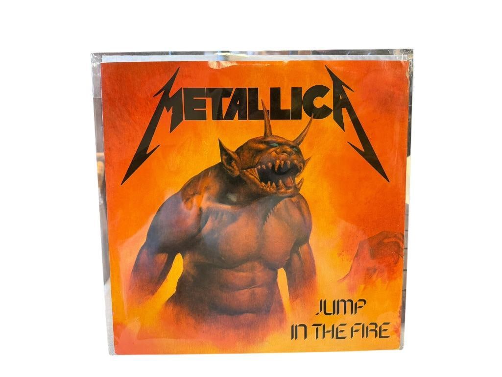 METALLICA JUMP IN THE FIRE LP VINYL 33 1/3 RPM RECORD WITH COVER: COVER AND ALBUM ARE IN GREAT CONDITION 