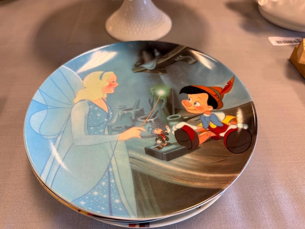 SET OF FIVE KNOWLES PINOCCHIO BY THE WALT DISNEY COMPANY FEATURING CLASSIC SCENES FROM THE MOVIE - 2
