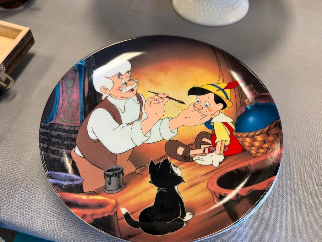 SET OF FIVE KNOWLES PINOCCHIO BY THE WALT DISNEY COMPANY FEATURING CLASSIC SCENES FROM THE MOVIE - 5