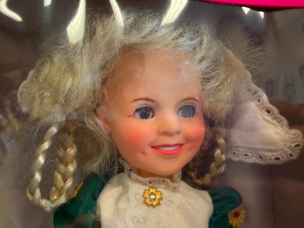 BOX OF SIX VINTAGE IDEAL SHIRLEY TEMPLE DOLLS FEATURING VARIOUS DOLLS FROM CLASSIC MOVIE AND TV S... - 4