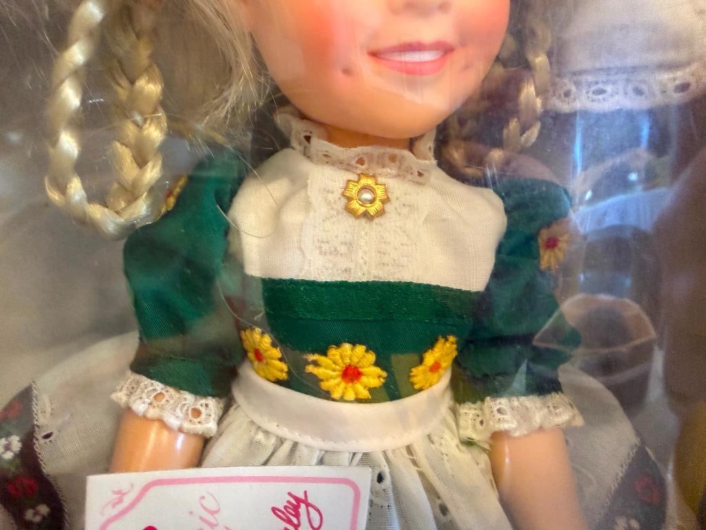 BOX OF SIX VINTAGE IDEAL SHIRLEY TEMPLE DOLLS FEATURING VARIOUS DOLLS FROM CLASSIC MOVIE AND TV S... - 5