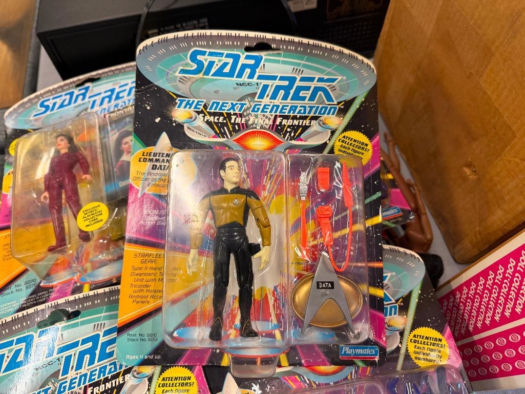 13 1992 STAR TREK THE NEXT GENERATION PARAMOUNT PLAYMATES ACTION FIGURES - 3
