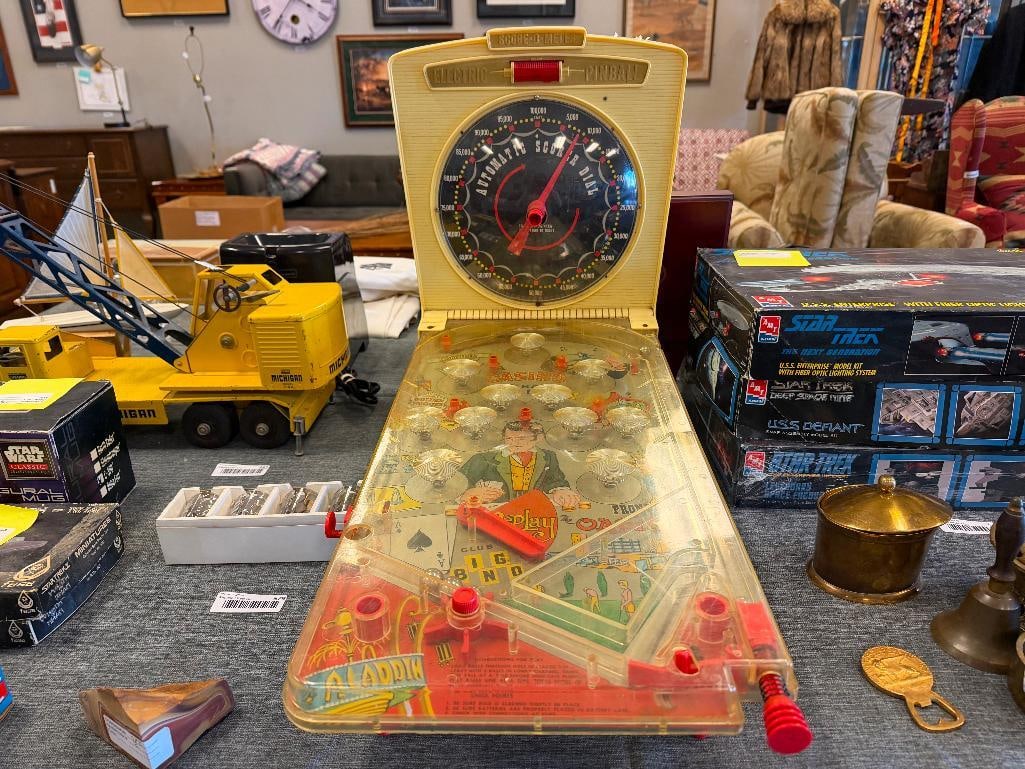VINTAGE 1970'S MARX TOYS SCORE-O-MATIC ELECTRIC PINBALL VEGAS CASINO THEME TABLETOP MACHINE - 2