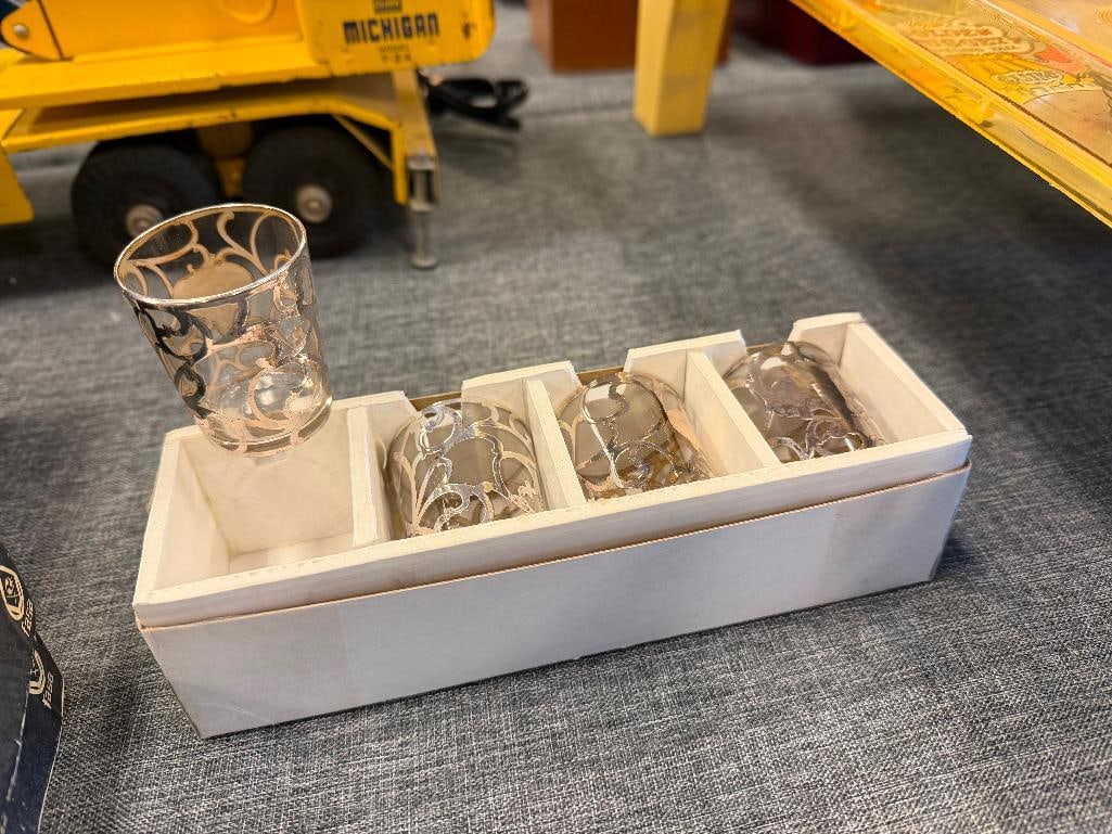 SET OF FOUR VINTAGE SILVER OVERLAY GLASS SHOT GLASSES - 2