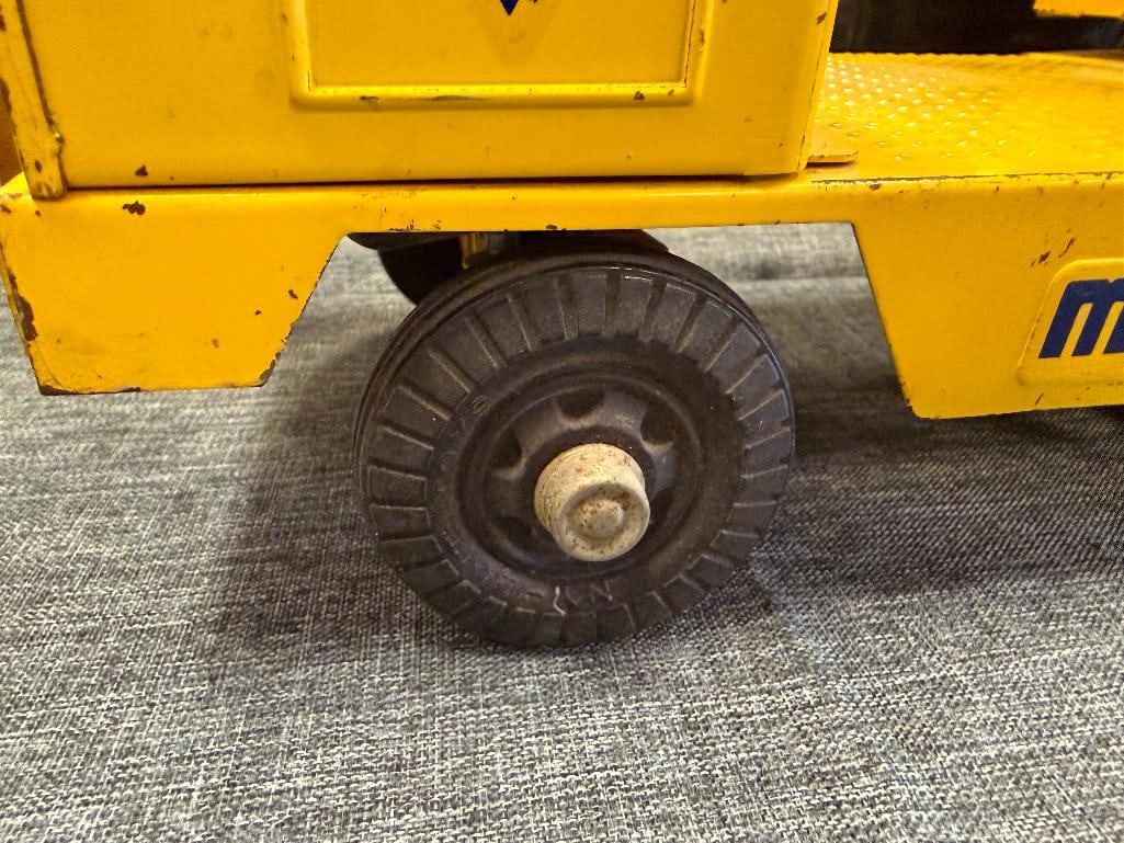 VINTAGE NYLINT PRESSED STEEL CLARK EQUIPMENT MODEL T-24 MICHIGAN CRANE TOY - 11