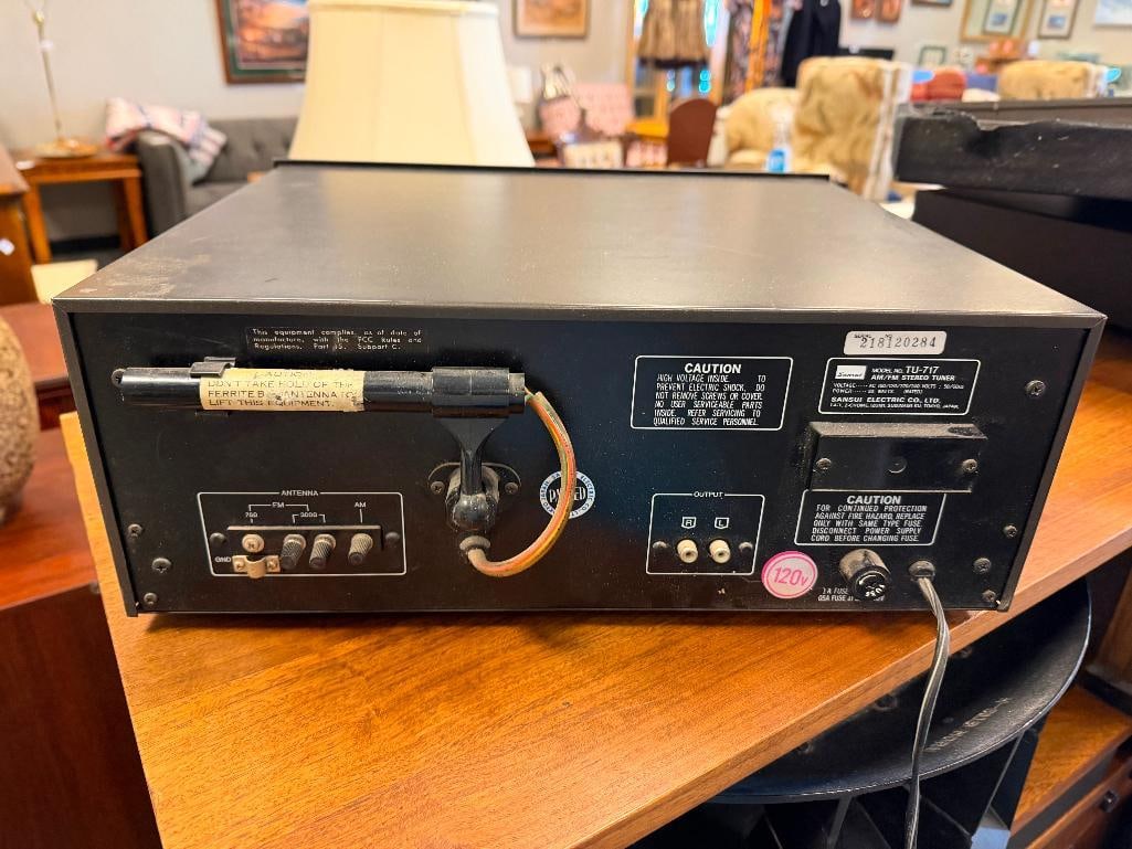 VINTAGE CIRCA 1977 SANSUI AM/FM STEREO TUNER TU-717 - 7