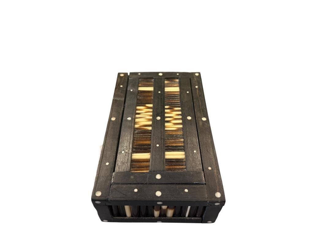 ANTIQUE ANGLO-INDIAN PORCUPINE QUILL AND EBONY WOOD STORAGE BOX: CIRCA 19TH CENTURY, USED AS A TRINKET BOX, JEWELRY, OR SPICE BOX, IN GOOD CONDITION, BUT DOES SHOW SOME SPLITTING 6 1/2" X 4" X 2" 