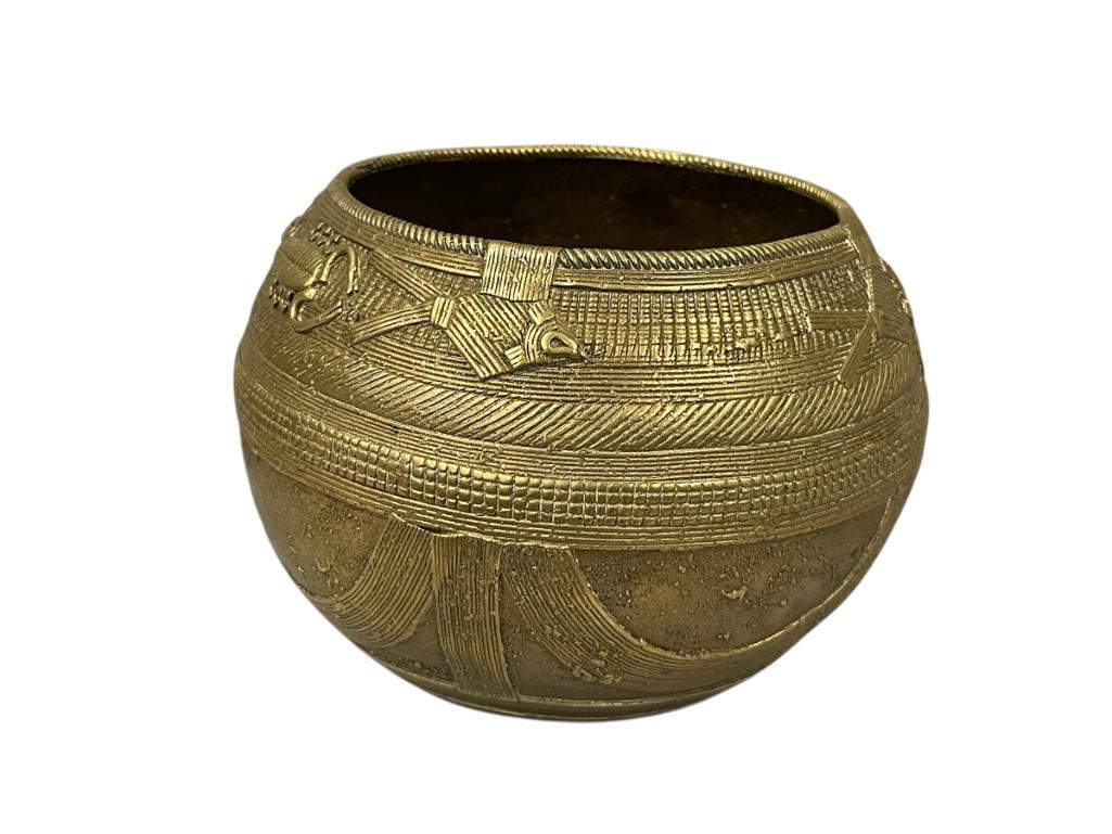 WEST INDIA GUJARAT DHOKRA GRAIN MEASURING BRASS BOWL: LOST-WAX CASTING WITH INTRICATE GEOMETRIC DESIGN AND FISH AND SCORPION MOTIF 5 1/2" ROUND