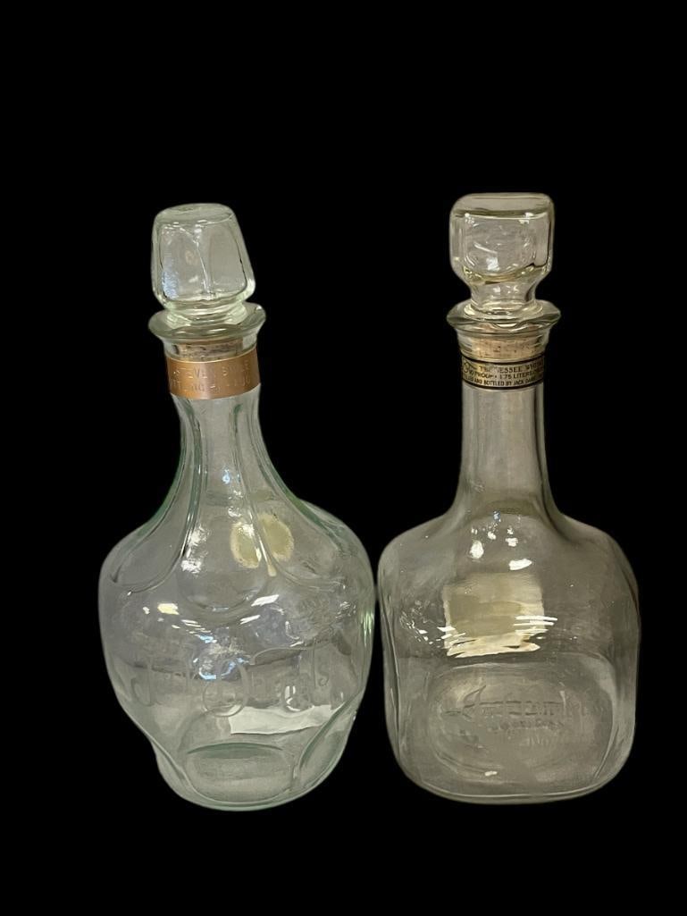 VINTAGE JACK DANIELS AND JACK DANIELS OLD NO. 7 ETCHED GLASS WHISKY BOTTLES (1 of 8)