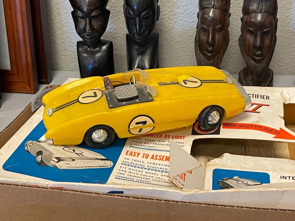 1964 LIGHTRONIC II MODEL SPORTS CAR KIT BY INTERNATIONAL RECTIFIER CORPORATION NO. EP-42 - 2