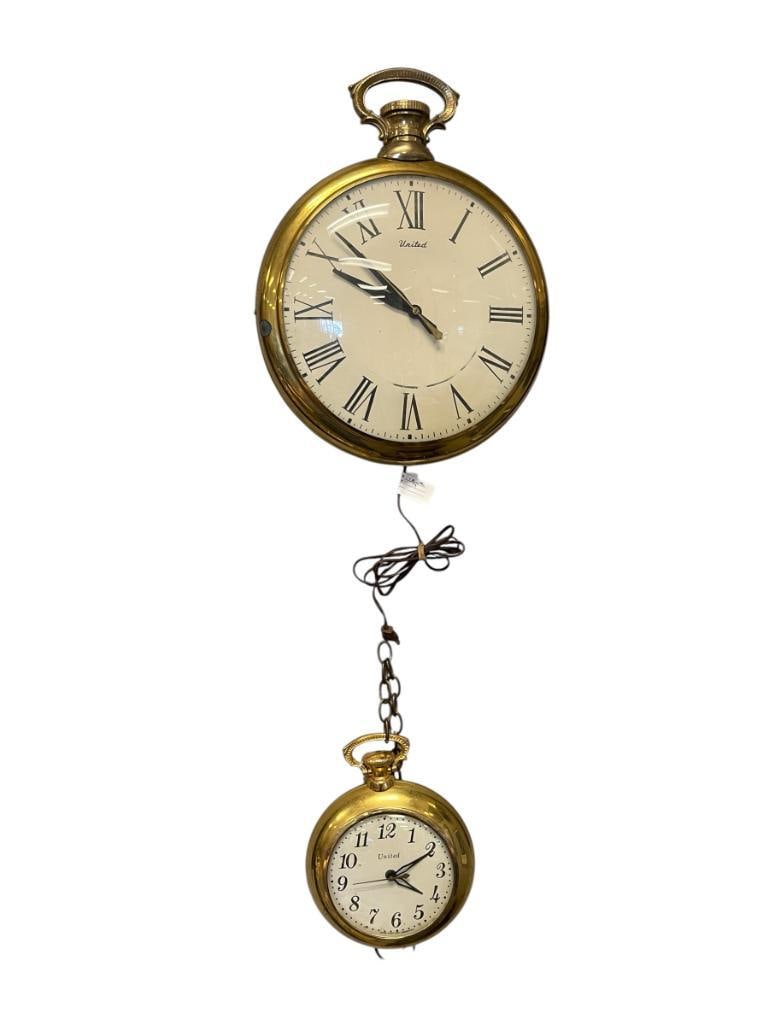 MID-CENTURY UNITED CLOCK CORP. GIANT POCKET WATCH ELECTRIC WALL CLOCKS MODEL 370 AND 40 (1 of 10)