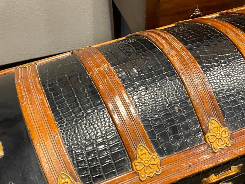 NICELY RESTORED ANTIQUE CAMEL BACK TRUNK ALLIGATOR METAL OVERLAY - 3