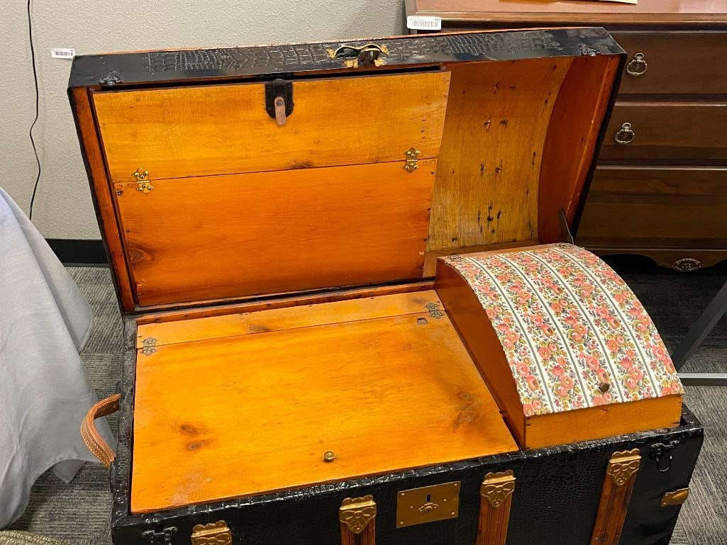 NICELY RESTORED ANTIQUE CAMEL BACK TRUNK ALLIGATOR METAL OVERLAY - 7