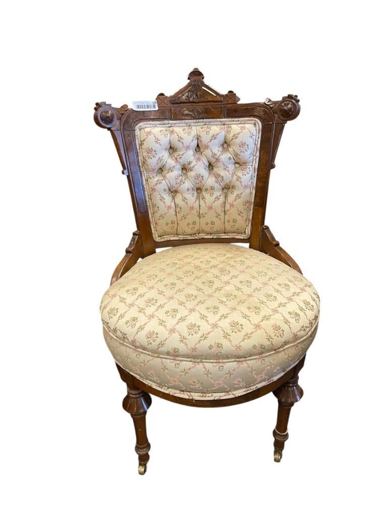 ANTIQUE LATE 19TH CENTURY VICTORIAN BURL WALNUT PARLOUR CHAIR: FEATURING BUTTON TUFTED FLORAL UPHOLSTERY ON BACK AND MATCHING UPHOLSTERY ON SEAT, CASTORS ON FRONT TWO LEGS 20" X 18" X 20" SEAT HEIGHT, 36" SEAT BACK HEIGHT 