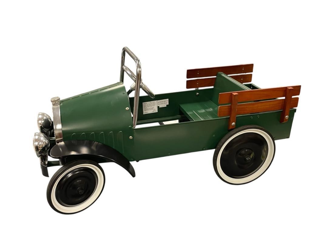 VINTAGE STYLED CLASSIC FORD MODEL PICK-UP TRUCK MODERN ERA CHILDS PEDAL CAR: LIKE-NEW CONDITION 37" L 