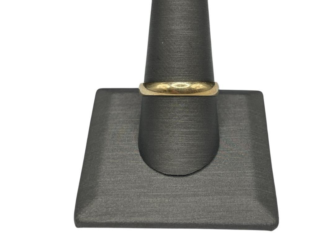 MEN'S 14K YELLOW GOLD WEDDING BAND: HALLMARKED BY MAKER SIZE 10, 1/8" THICK, 3.22 GRAMS 