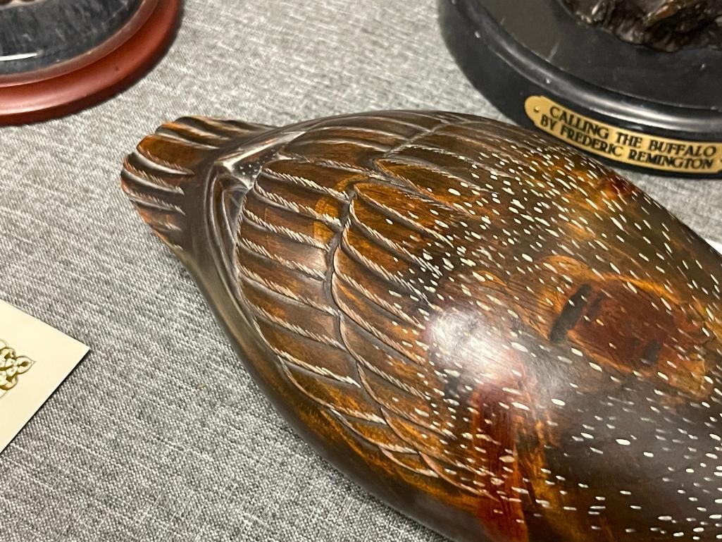 JENNIFER LINDER HAND CRAFTED WOODEN DUCK DECOY OF A RED THROATED LOON DATED 1985 - 4