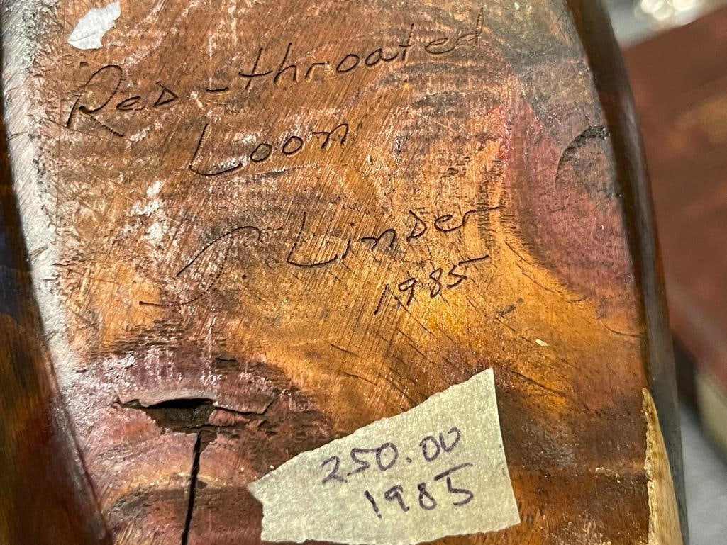 JENNIFER LINDER HAND CRAFTED WOODEN DUCK DECOY OF A RED THROATED LOON DATED 1985 - 7