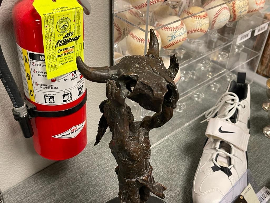 FREDERIC REMINGTON RENOWN WESTERN AMERICAN ARTIST RESTRIKE BRONZE SCULPTURE CALLING THE BUFFALO - 2