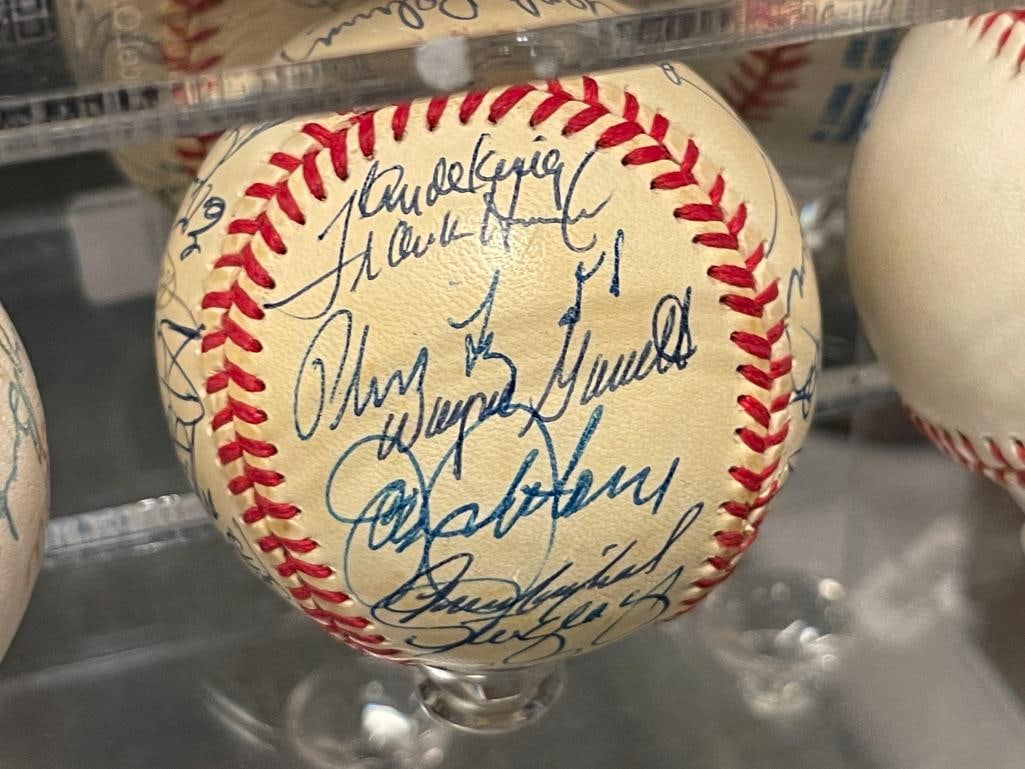 AUTOGRAHED BASEBALL WITH OVER 30 SIGNATURES TOM HEINRICH, JOHNNY MIZE, CURT FLOOD, TONY OLIVA - 2
