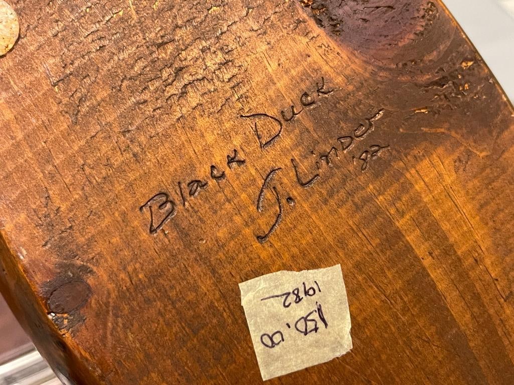 JENNIFER LINDER HAND CRAFTED WOODEN DUCK DECOY OF A BLACK DUCK DATED 1982 - 6