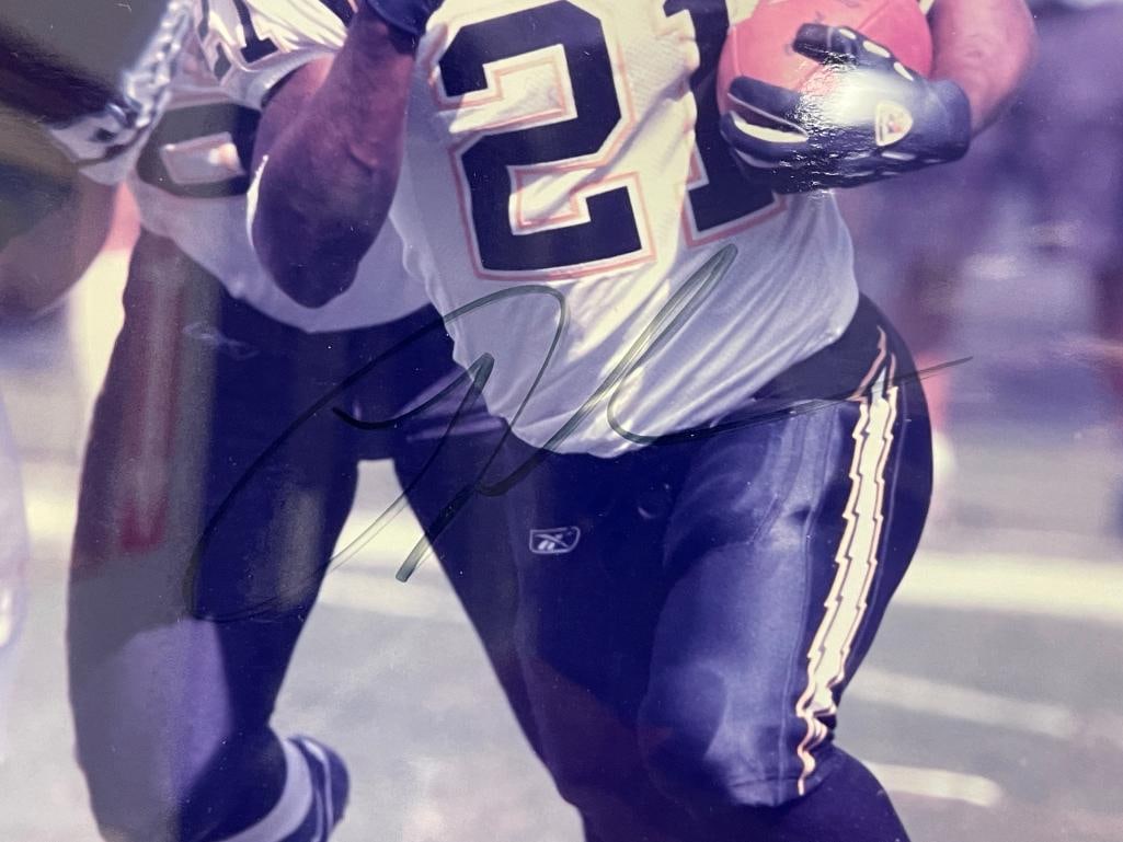 LADAINIAN TOMLINSON FORMER FOOTBALL PLAYER AUTOGRAPHED PHOTO / ENSEMBLE - 4