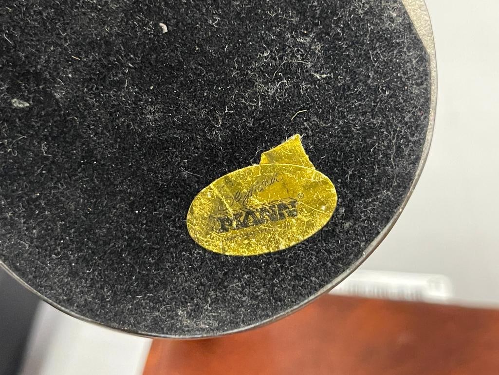 SEYMOUR MANN RESIN FIGURE OF A WOMAN IN ART DECO ATTIRE - 7