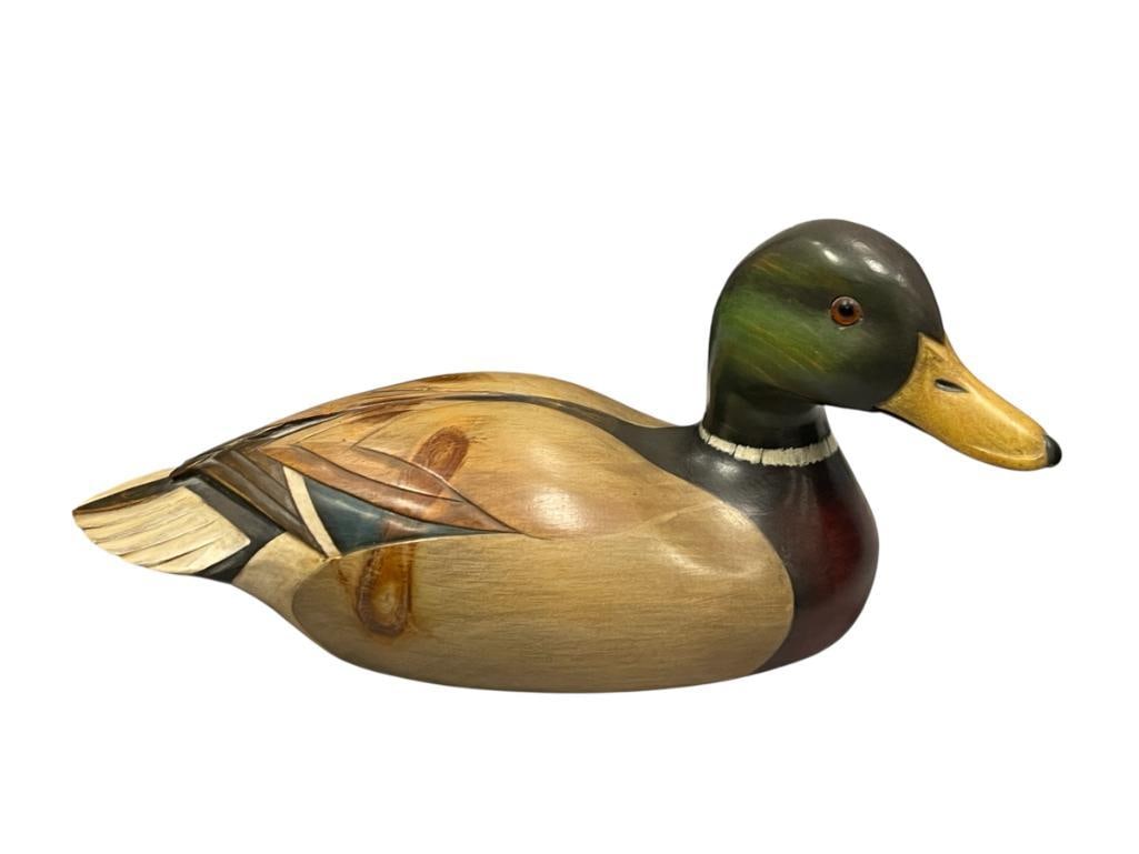 JENNIFER LINDER HAND CRAFTED WOODEN DUCK DECOY MALLARD DRAKE: HAND CARVED, HAND PAINTED WOODEN DUCK DECOY WITH GLASS EYES, SIGNED BY THE CRAFTSMAN ON THE BOTTOM 11 3/4" L