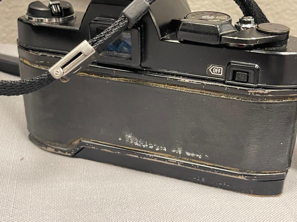 VINTAGE VIVITAR AUTOFLEX TC FILM CAMERA WITH VIVITAR 283 FLASH AND POPULAR 30THB FLASH - 7
