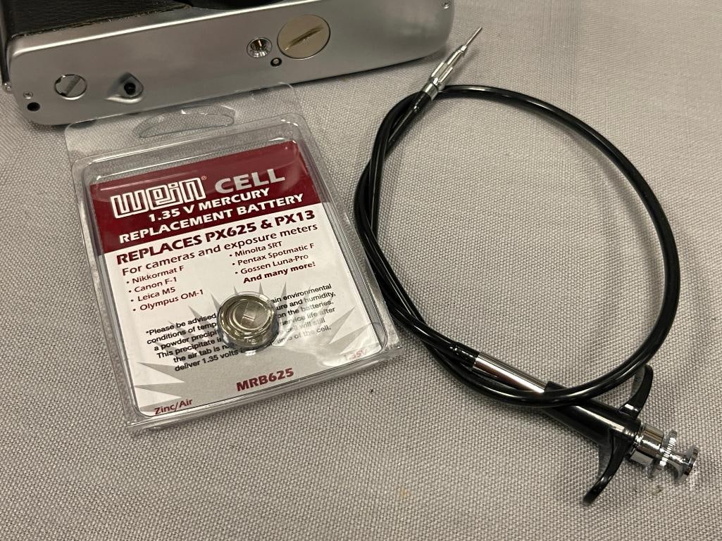 MINOLTA XG7 FILM CAMERA SLR CAMERA WITH 70MM LENS - 7