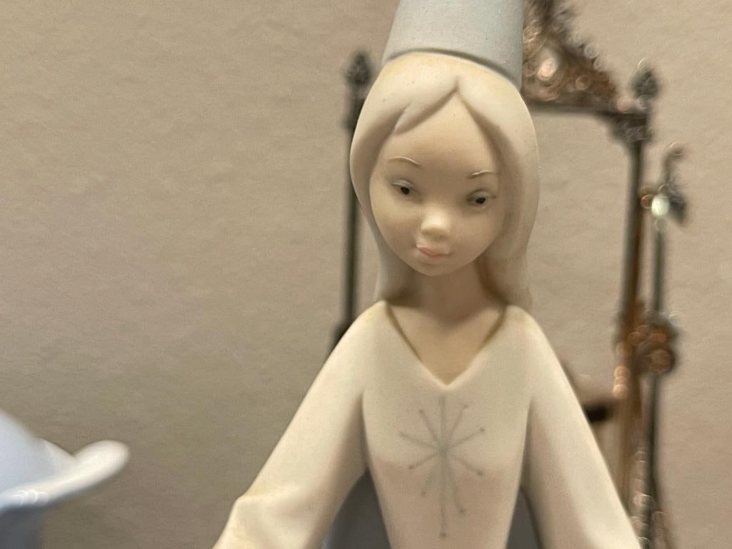 LLADRO BISQUE PORCELAIN FIGURINE FAIRY GODMOTHER NO. 4595 - 2