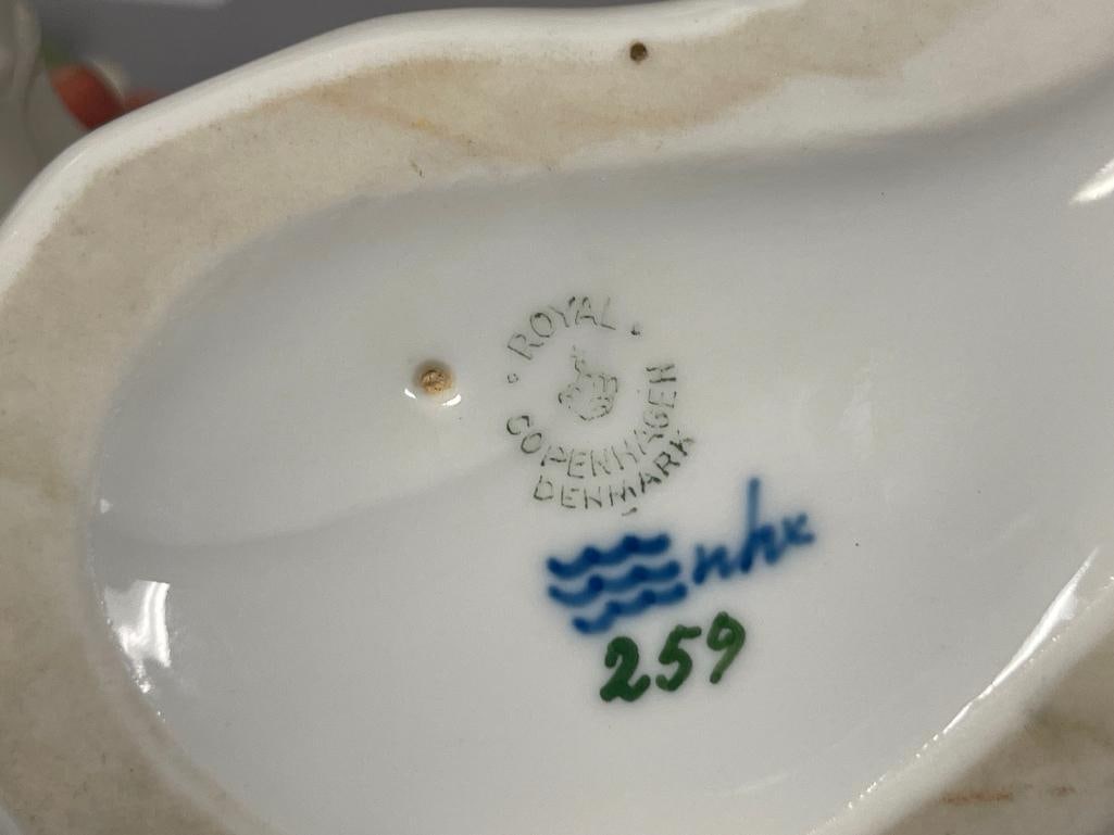 VINTAGE ROYAL COPENHAGEN SEATED PUPPY FIGURINE NO. 259 MADE IN DENMARK ARTIST ERIK NIELSEN - 6