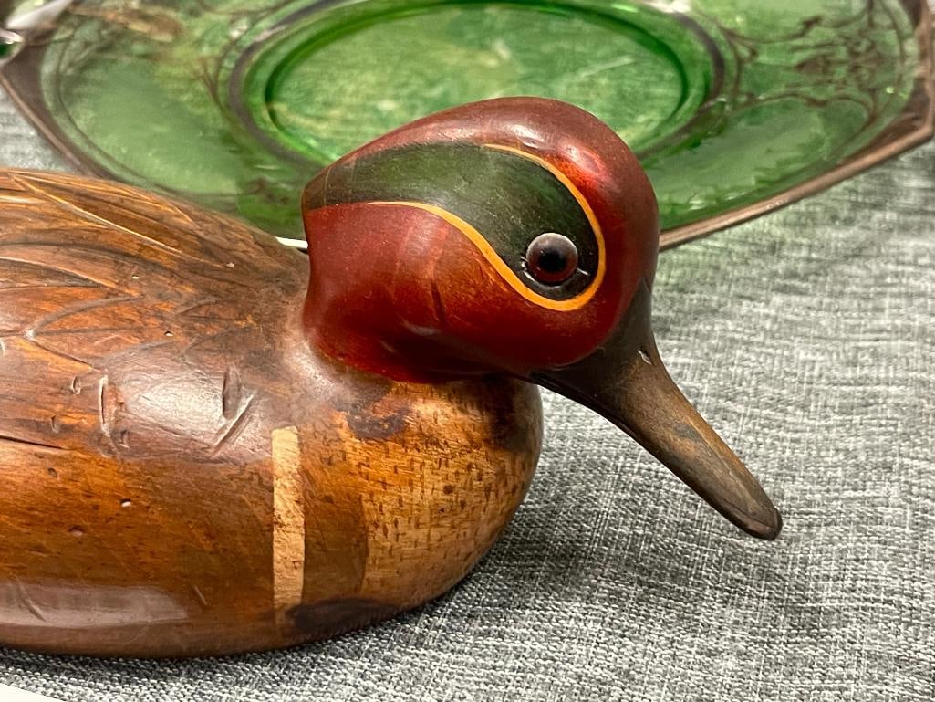 JENNIFER LINDER HAND CRAFTED WOODEN DUCK DECOY OF A GREEN-WINGED TEAL DRAKE DATED 1983 - 2